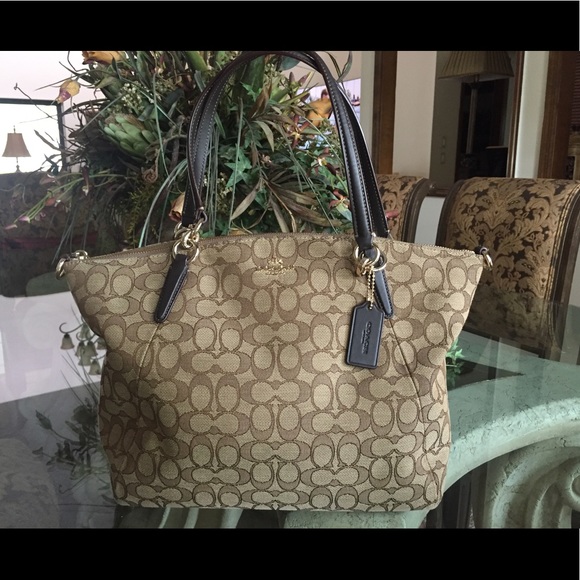 Authentic Coach tote - Picture 1 of 5